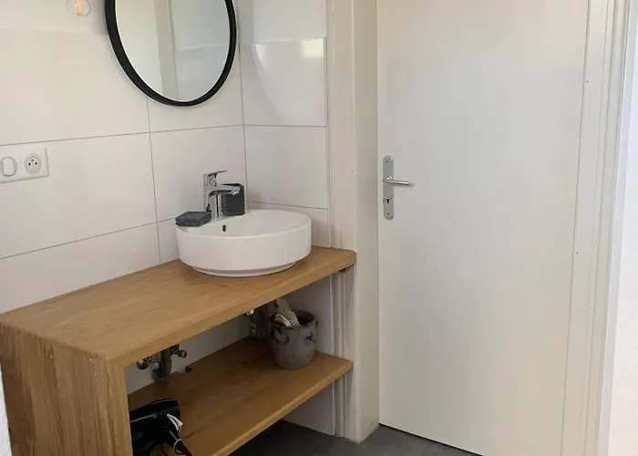 Etape Du Pont Du Canal Apartment *